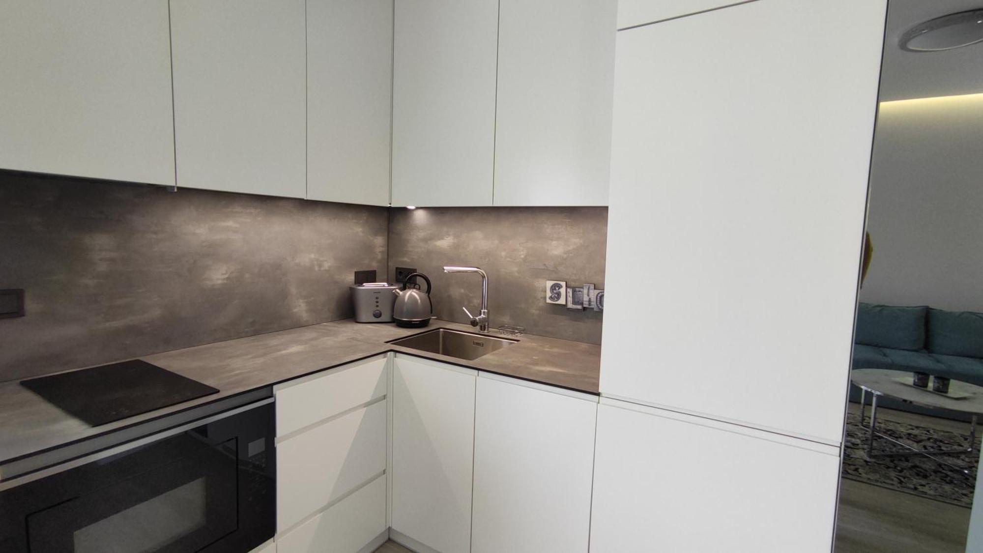New J&R Apartment Near Girstutis, Free Private Parking & Self Check-In Kaunas Esterno foto