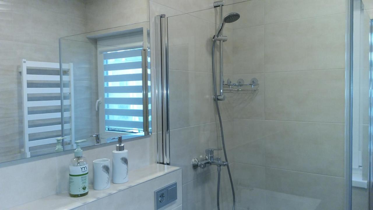 New J&R Apartment Near Girstutis, Free Private Parking & Self Check-In Kaunas Esterno foto